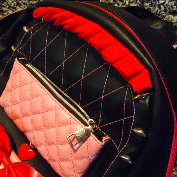 Gorgeous leather backpack - Picture 3 of 9